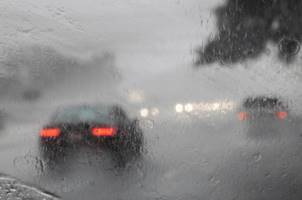 Czy jazda podczas burzy jest bezpieczna?